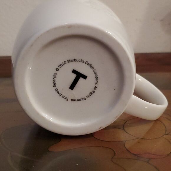 Rare 2010 Starbucks White Embossed Siren 14 oz. Coffee Cup - Picture 5 of 6